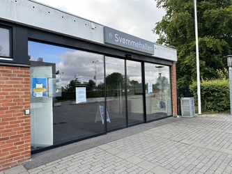 Birkerød Svømmehal - Hovedindgang og billetsalg