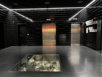 LEGO House - Toilette - History Collection / LEGO Cinema (Untergeschoss)