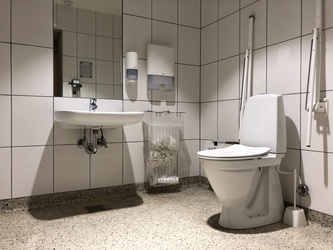 Flughafen Kopenhagen - Terminal 2 - Toilette neben dem Norwegian Check-in-Schalter