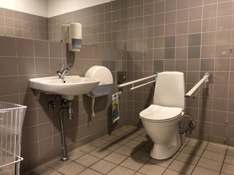Flughafen Kopenhagen - Terminal 2 - Toiletten bei P6
