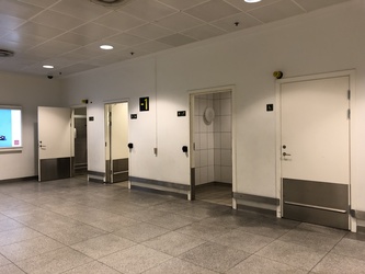 Flughafen Kopenhagen - Terminal 2 - Toiletten bei P8
