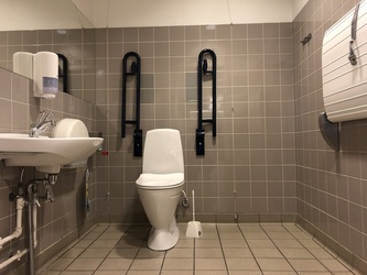 Flughafen Kopenhagen - Terminal 2 - Toiletten bei P8