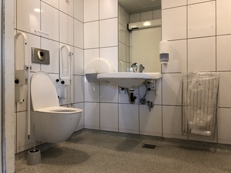 Flughafen Kopenhagen - Toiletten (nach Sicherheitskontrolle) - bei Gate A4