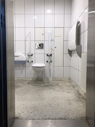 Flughafen Kopenhagen - Toiletten (nach Sicherheitskontrolle) - bei Gate A25