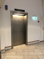Flughafen Kopenhagen - Toiletten (nach Sicherheitskontrolle) - bei Gate A25