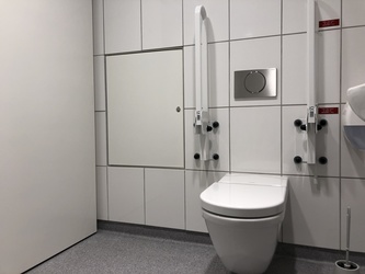 Flughafen Kopenhagen - Toiletten (nach Sicherheitskontrolle) - neben Falck Assistance (B)