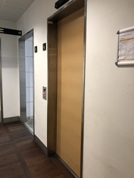 Flughafen Kopenhagen - Toiletten (nach Sicherheitskontrolle) - bei Gate C26