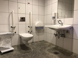 Flughafen Kopenhagen - Toiletten (nach Sicherheitskontrolle) - bei Gate C26