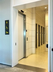 Flughafen Kopenhagen - Toiletten (nach Sicherheitskontrolle) - bei Gate C36