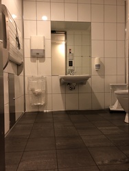 Flughafen Kopenhagen - Toiletten (nach Sicherheitskontrolle) im Terminal 3 - Bei Lagkaghuset