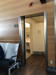 Flughafen Kopenhagen - Toiletten (nach Sicherheitskontrolle) - bei Gate D1