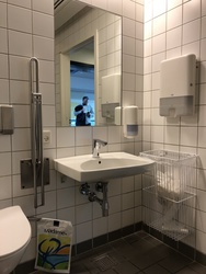 Flughafen Kopenhagen - Toiletten (nach Sicherheitskontrolle) - bei Gate D1