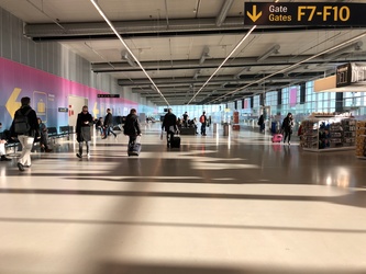 Flughafen Kopenhagen - Toiletten (nach Sicherheitskontrolle) - bei Gate F7