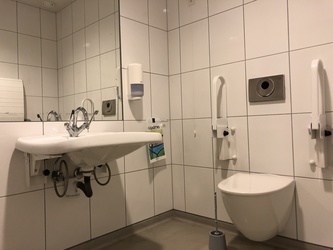 Flughafen Kopenhagen - Toiletten (nach Sicherheitskontrolle) - bei Gate F7
