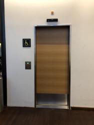 Flughafen Kopenhagen - Toiletten (nach Sicherheitskontrolle) - Toilette ausserhalb Hilfezentrum