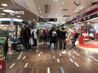 Flughafen Kopenhagen - nach Sicherheitskontrolle - Tax Free Shop
